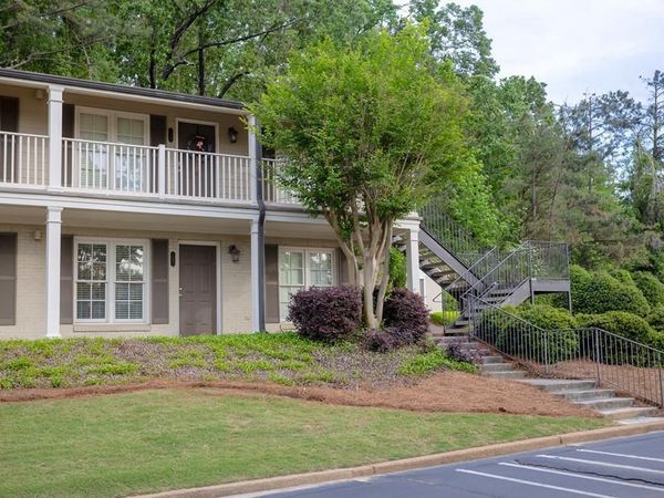 119 Chestnut St, Apt 127, Oxford, MS 38655