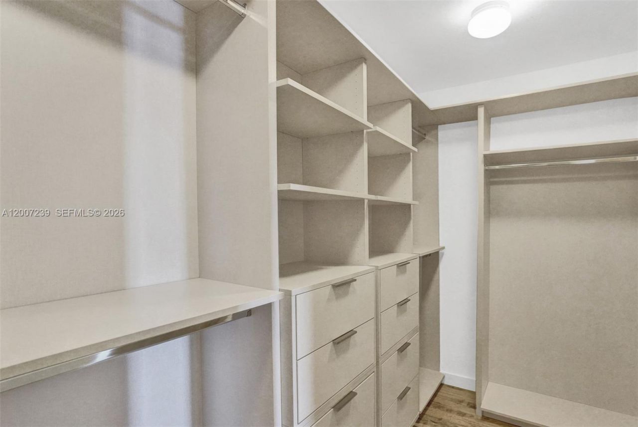 650 NE 32nd St , Unit 1001, Miami, FL 33137 Photo