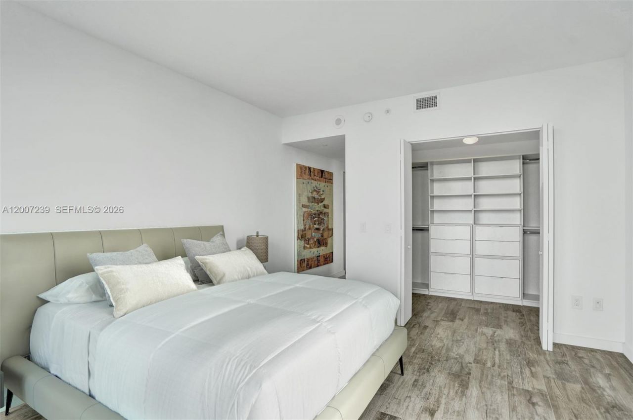 650 NE 32nd St , Unit 1001, Miami, FL 33137 Photo