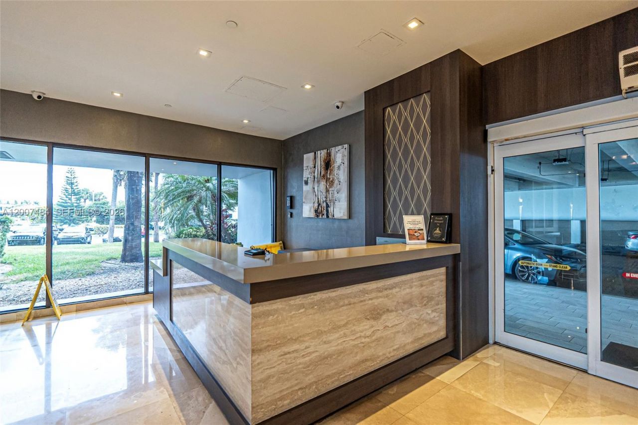 20505 E Country Club Dr , Unit 931, Aventura, FL 33180 Photo