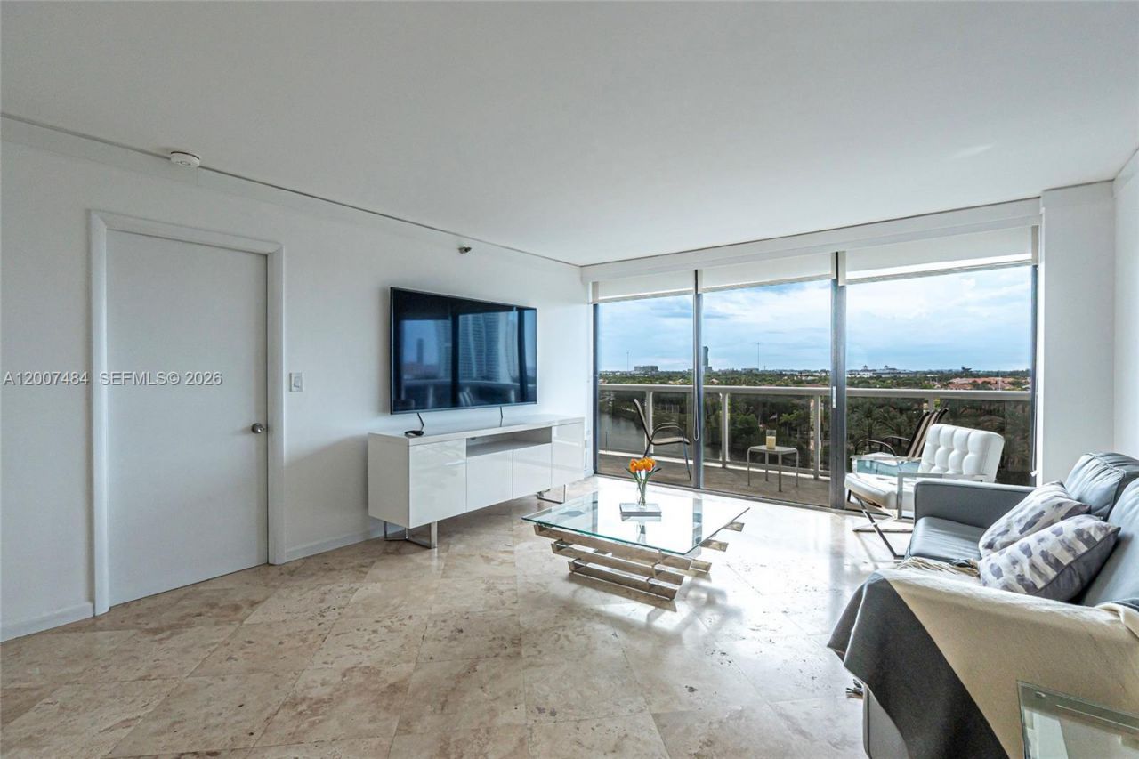 20505 E Country Club Dr , Unit 931, Aventura, FL 33180 Photo