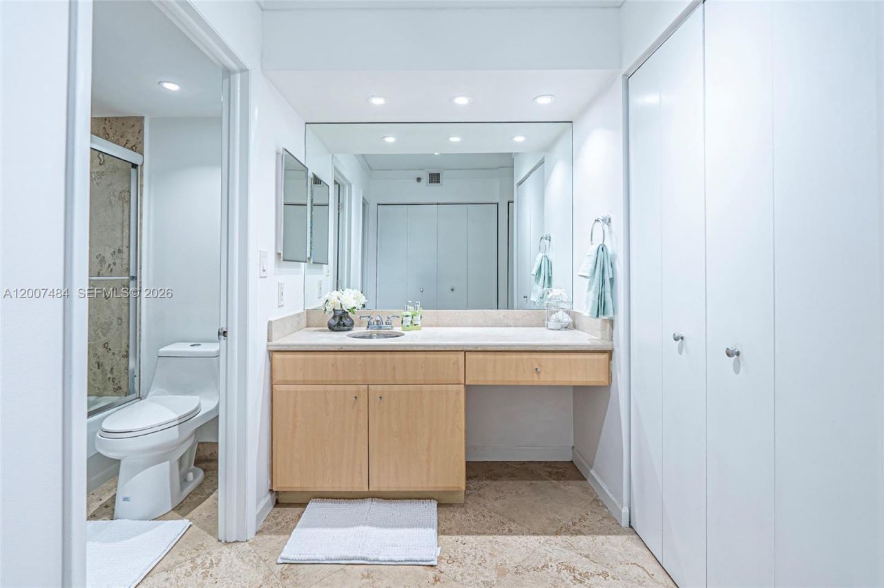 20505 E Country Club Dr , Unit 931, Aventura, FL 33180 Photo