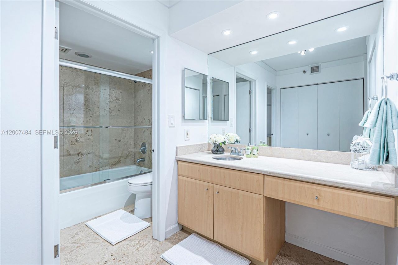 20505 E Country Club Dr , Unit 931, Aventura, FL 33180 Photo