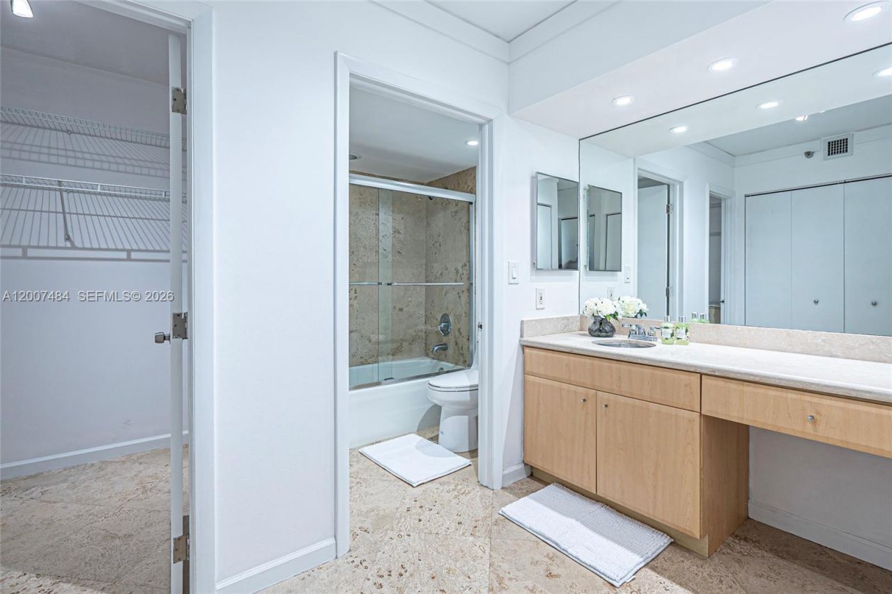 20505 E Country Club Dr , Unit 931, Aventura, FL 33180 Photo