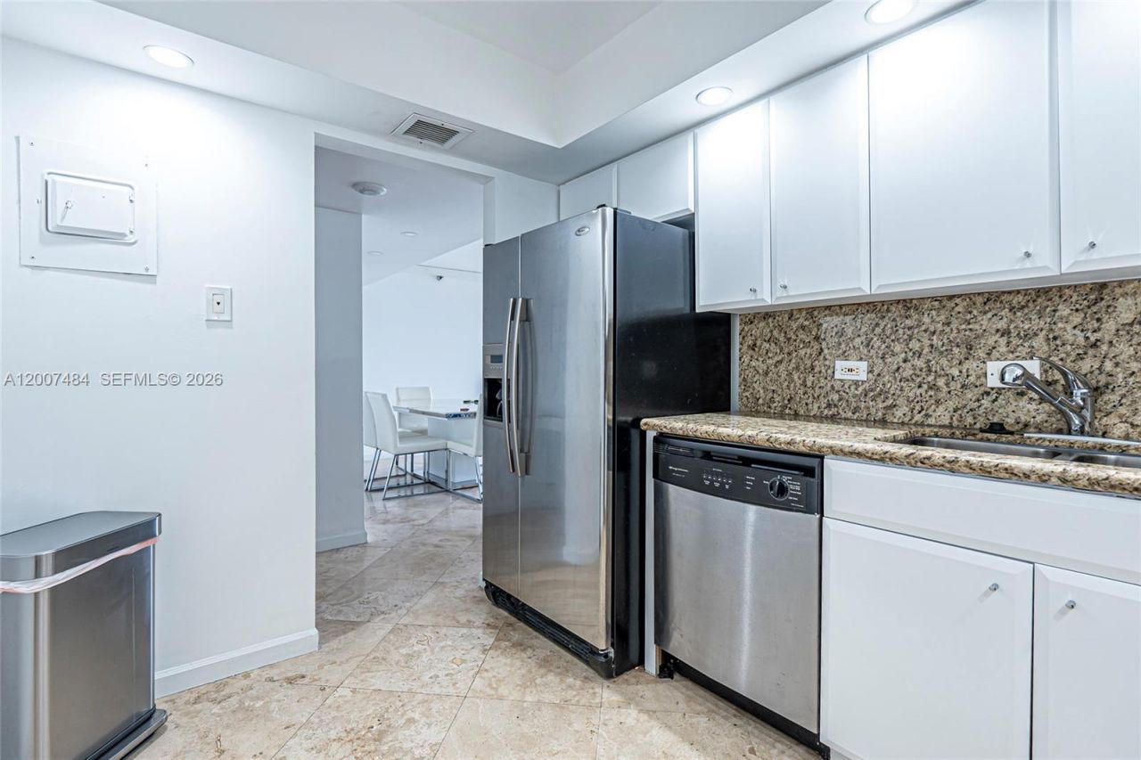 20505 E Country Club Dr , Unit 931, Aventura, FL 33180 Photo