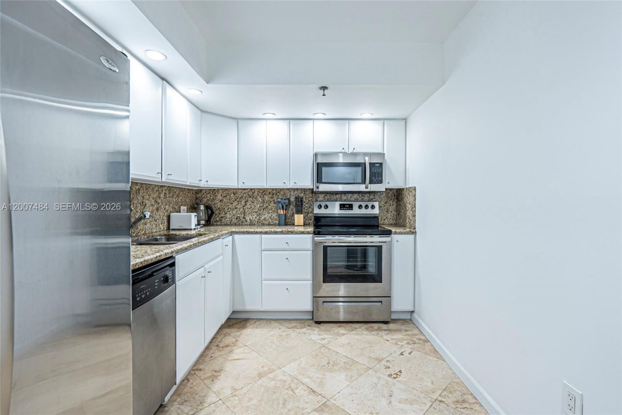 20505 E Country Club Dr , Unit 931, Aventura, FL 33180 Photo