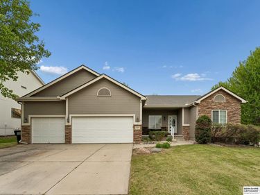 19887 I Street , Omaha, NE 68135