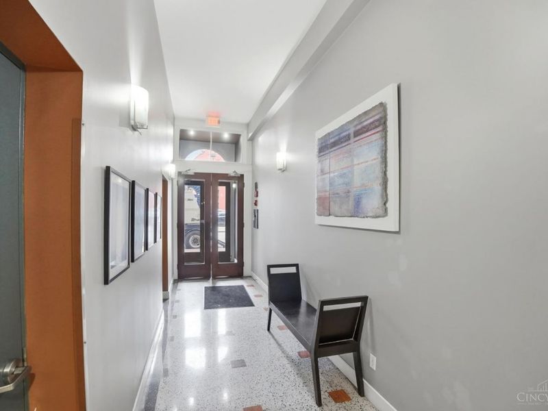 621 Main Street, Unit 4B, Cincinnati, OH 45202 Photo 4