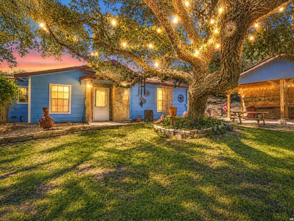 1069 Trail Pass, Canyon Lake, TX 78133