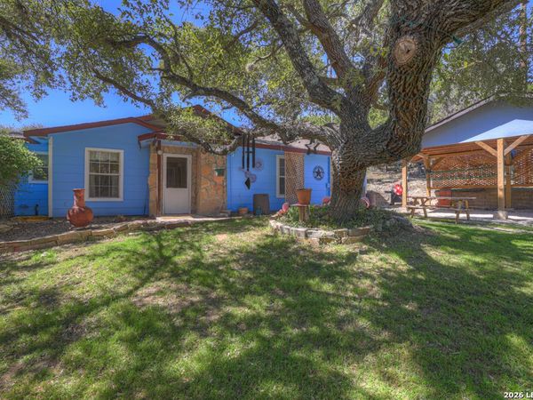 1069 Trail Pass, Canyon Lake, TX 78133