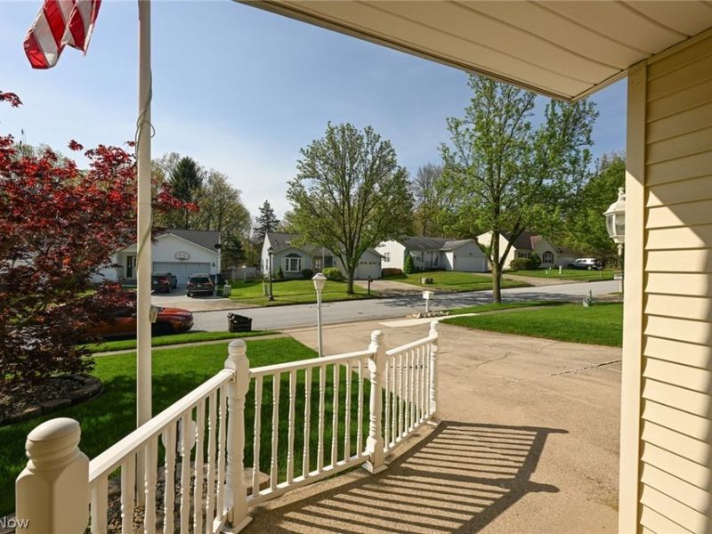 923 Elizabeth Court, Cuyahoga Falls, OH 44221 Photo 2