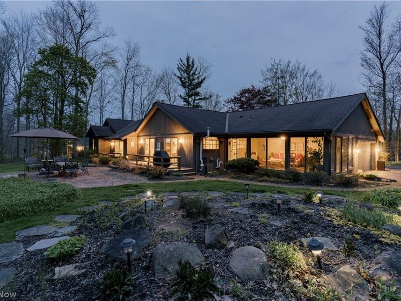 8 Louis Drive, Pepper Pike, OH 44124 Photo 3