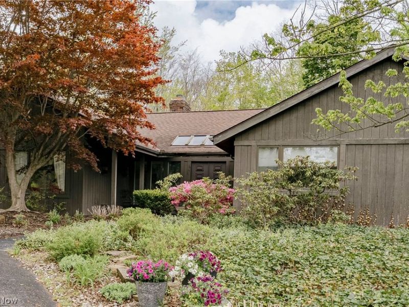 8 Louis Drive, Pepper Pike, OH 44124 Photo 4