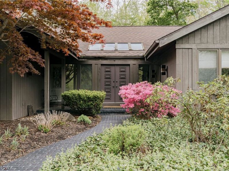 8 Louis Drive, Pepper Pike, OH 44124 Photo 5