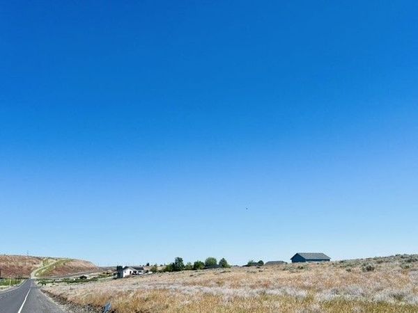5355 NE McConihe Rd , Moses Lake, WA 98837