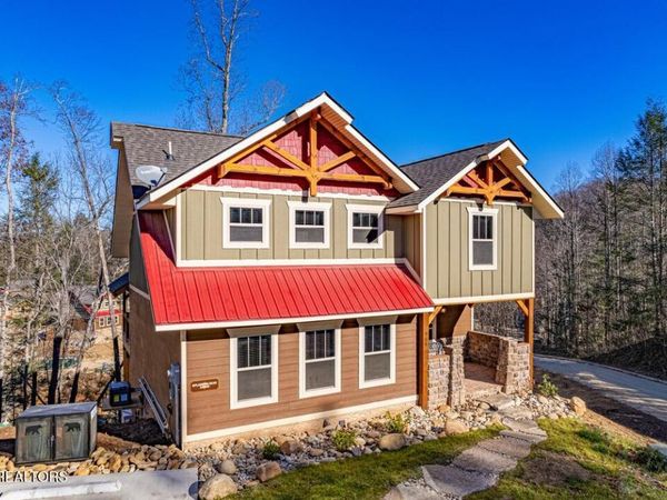 906 Whittlers Way, Gatlinburg, TN 37738