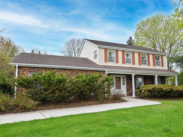 N79W22315 Bramble Dr, Lisbon, WI 53089