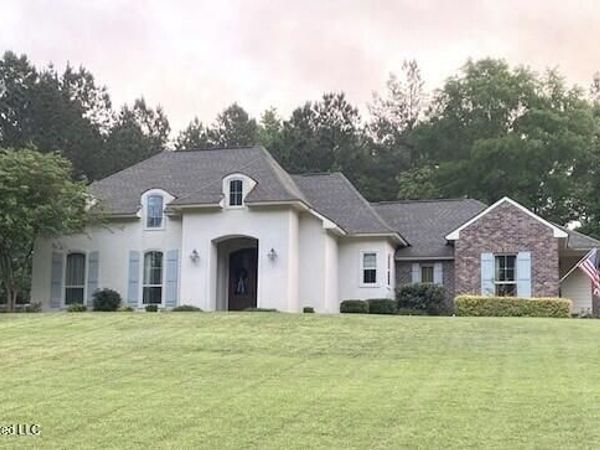 17 Country Squire Road, Natchez, MS 39120