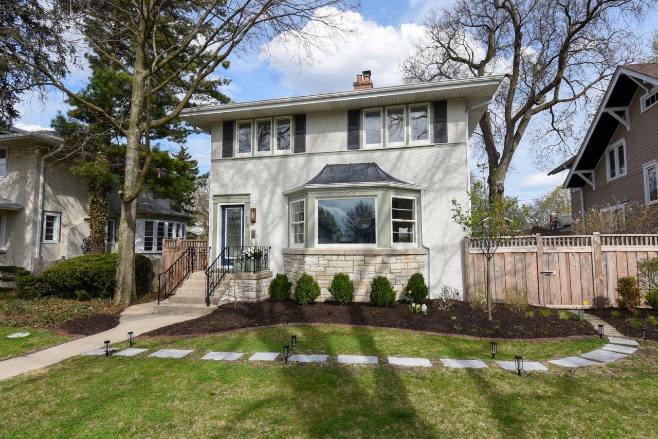 818 N Euclid Avenue , Oak Park, IL 60302