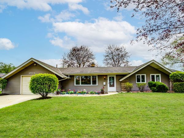 1904 Winston Lane , Schaumburg, IL 60193