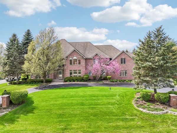 25246 N Abbey Glenn Drive , Hawthorn Woods, IL 60047