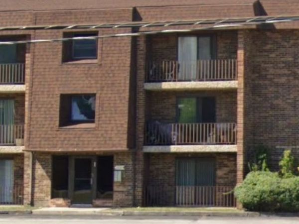 2305 Holiday Terrace , Unit 131, Lansing, IL 60438