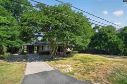 1015 Greenlawn Drive photo 4