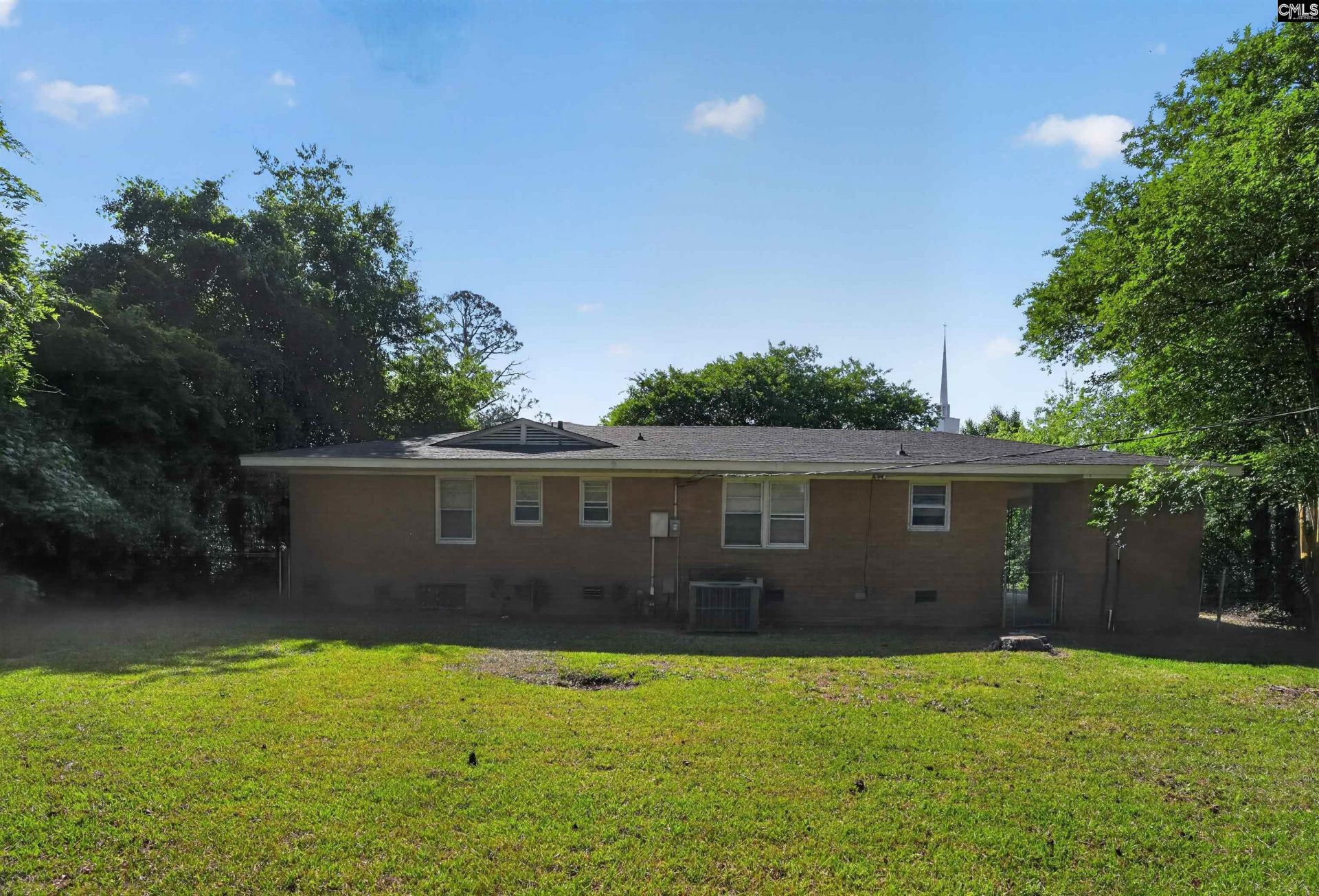 1015 Greenlawn Drive Photo 4