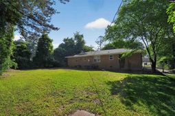 1015 Greenlawn Drive photo 4