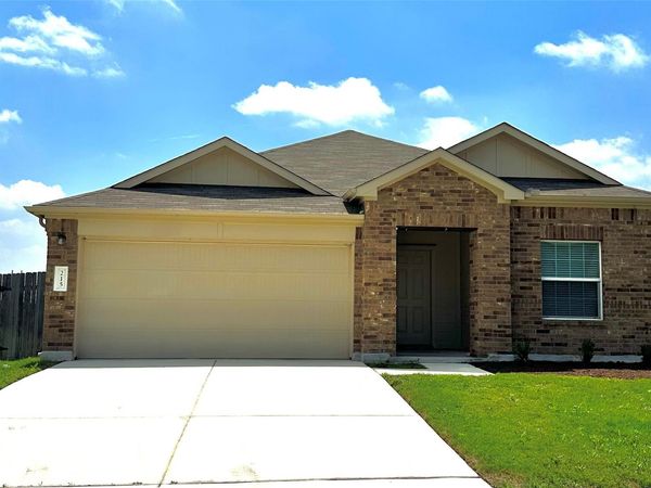 215 Chickasaw LN, Hutto, TX 78634