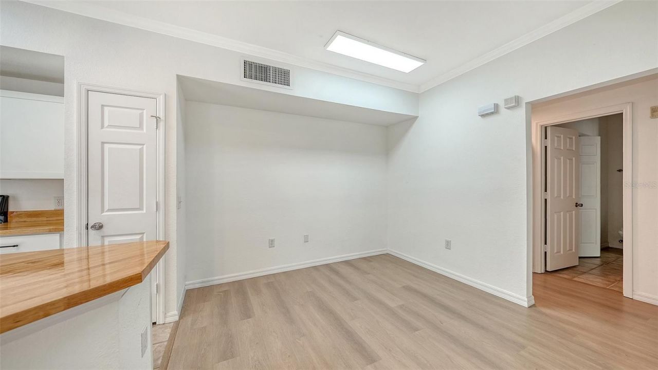 5561 Rosehill Road, Unit 104, Sarasota, FL 34233 Photo