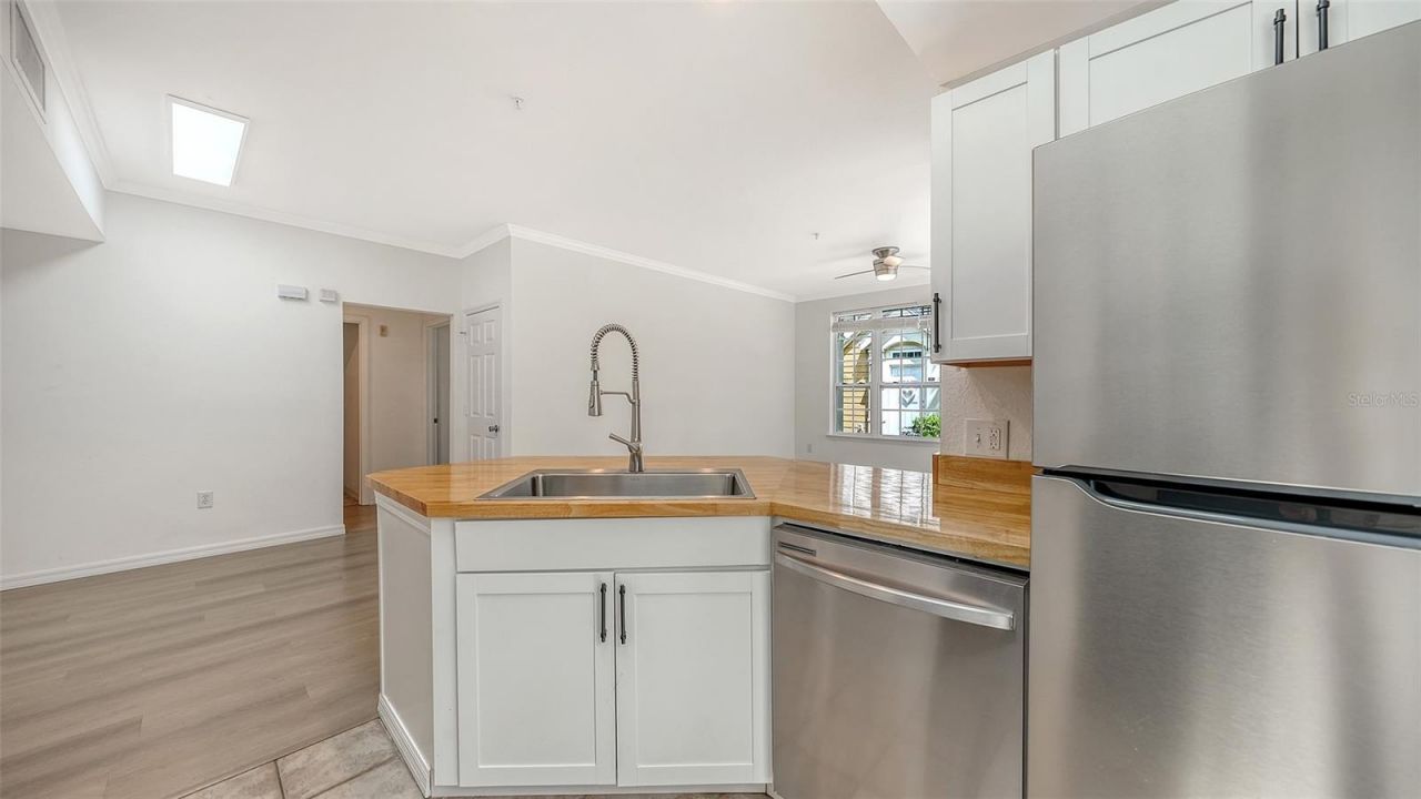 5561 Rosehill Road, Unit 104, Sarasota, FL 34233 Photo