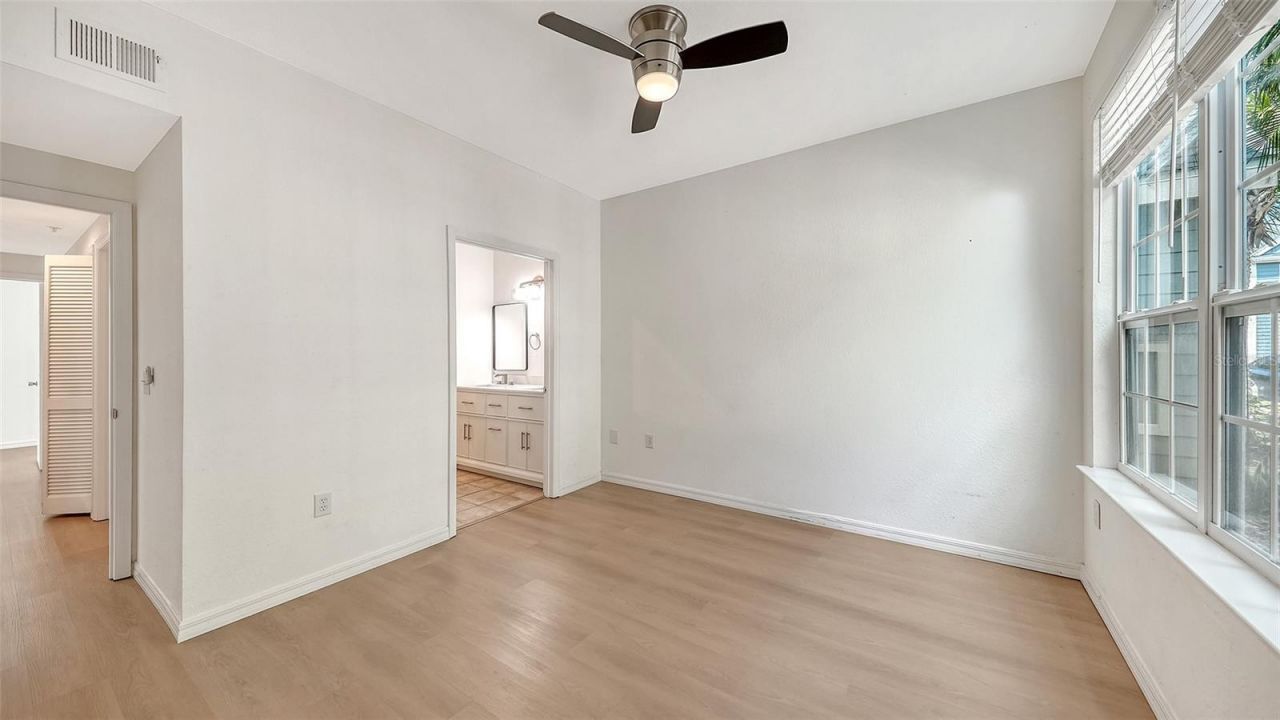 5561 Rosehill Road, Unit 104, Sarasota, FL 34233 Photo