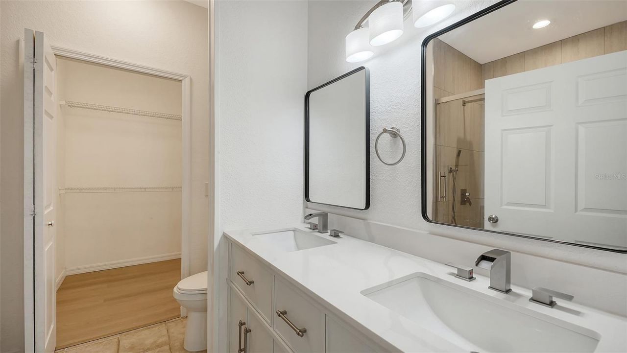 5561 Rosehill Road, Unit 104, Sarasota, FL 34233 Photo