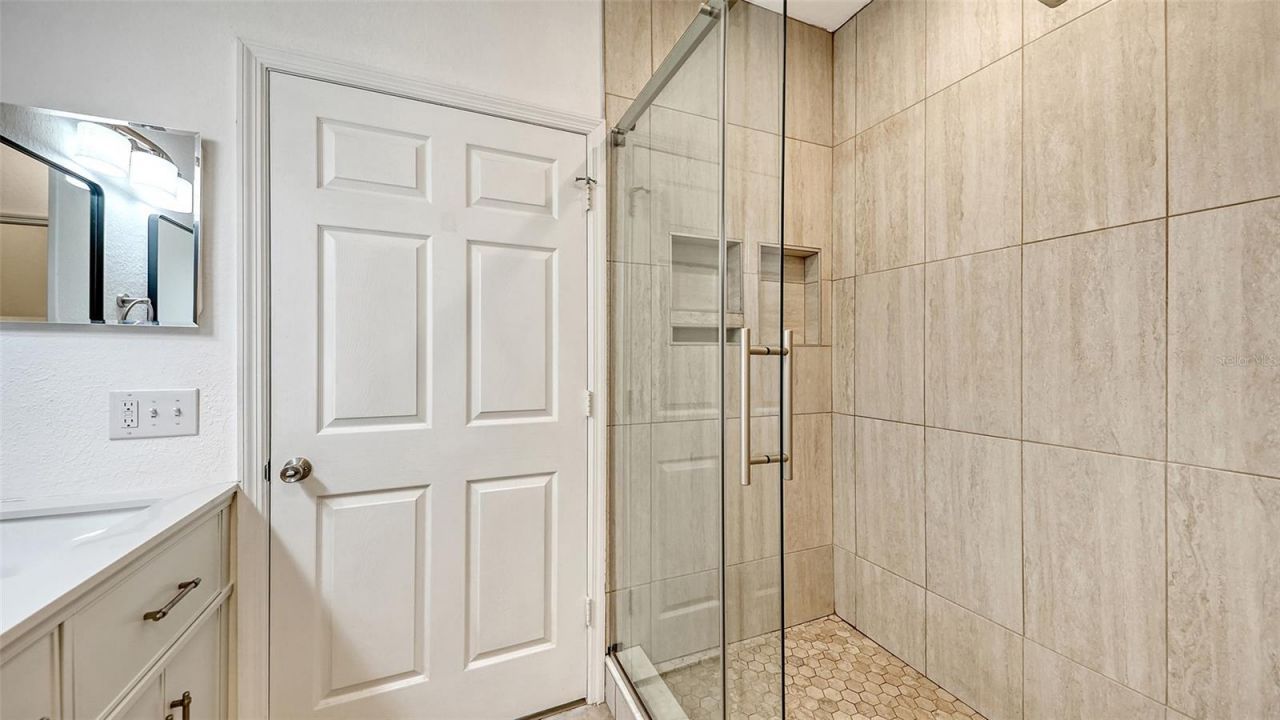 5561 Rosehill Road, Unit 104, Sarasota, FL 34233 Photo