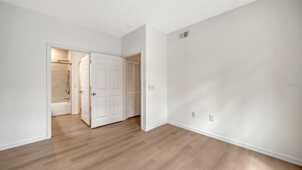 5561 Rosehill Road, Unit 104, Sarasota, FL 34233 Photo