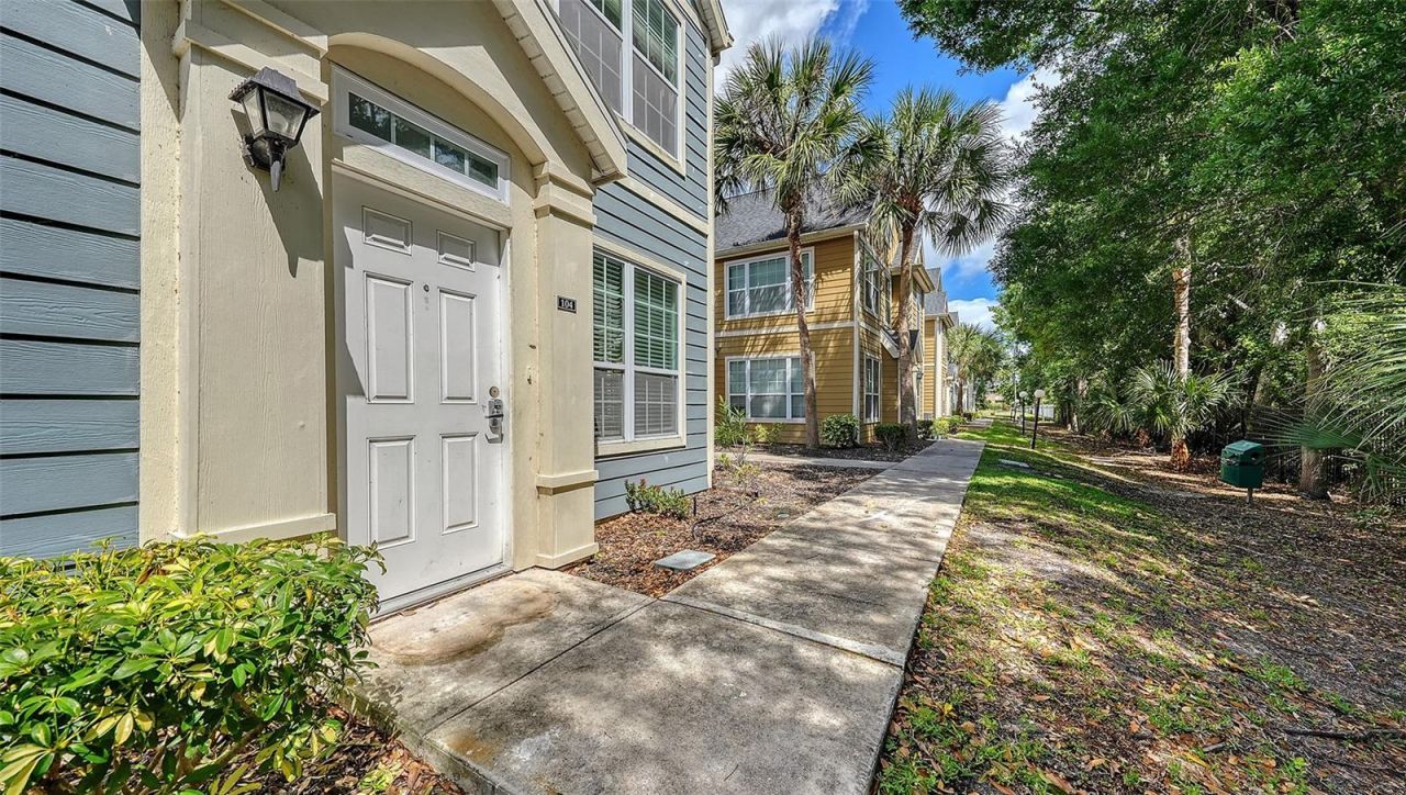 5561 Rosehill Road, Unit 104, Sarasota, FL 34233 Photo