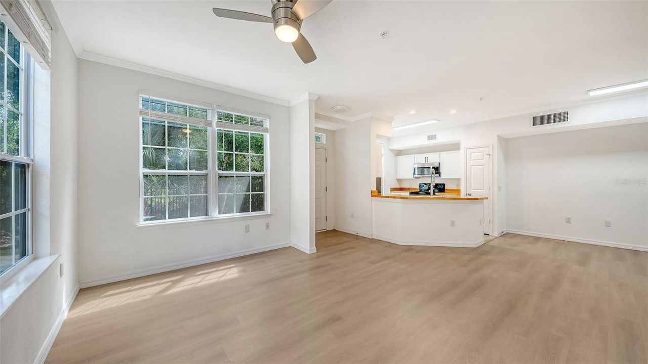 5561 Rosehill Road, Unit 104, Sarasota, FL 34233 Photo