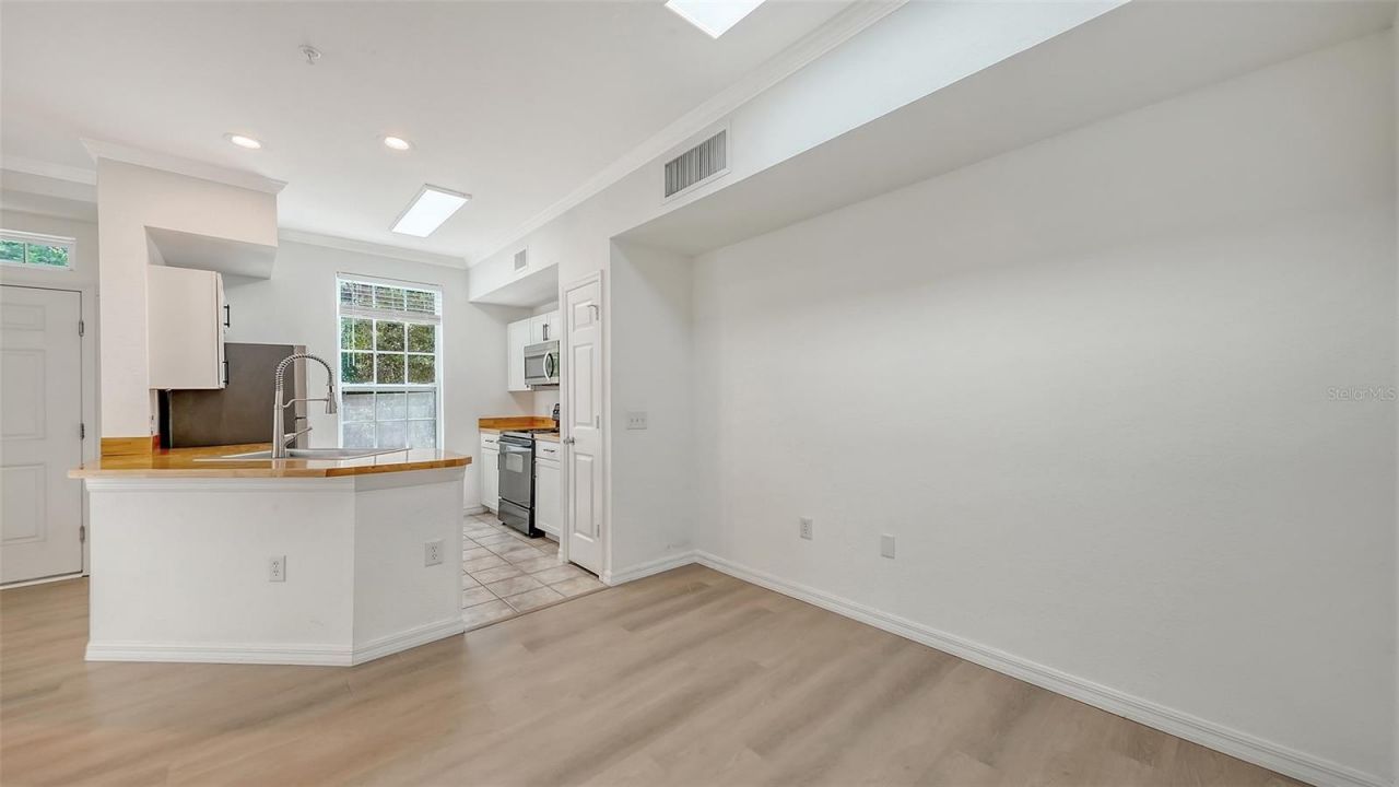 5561 Rosehill Road, Unit 104, Sarasota, FL 34233 Photo