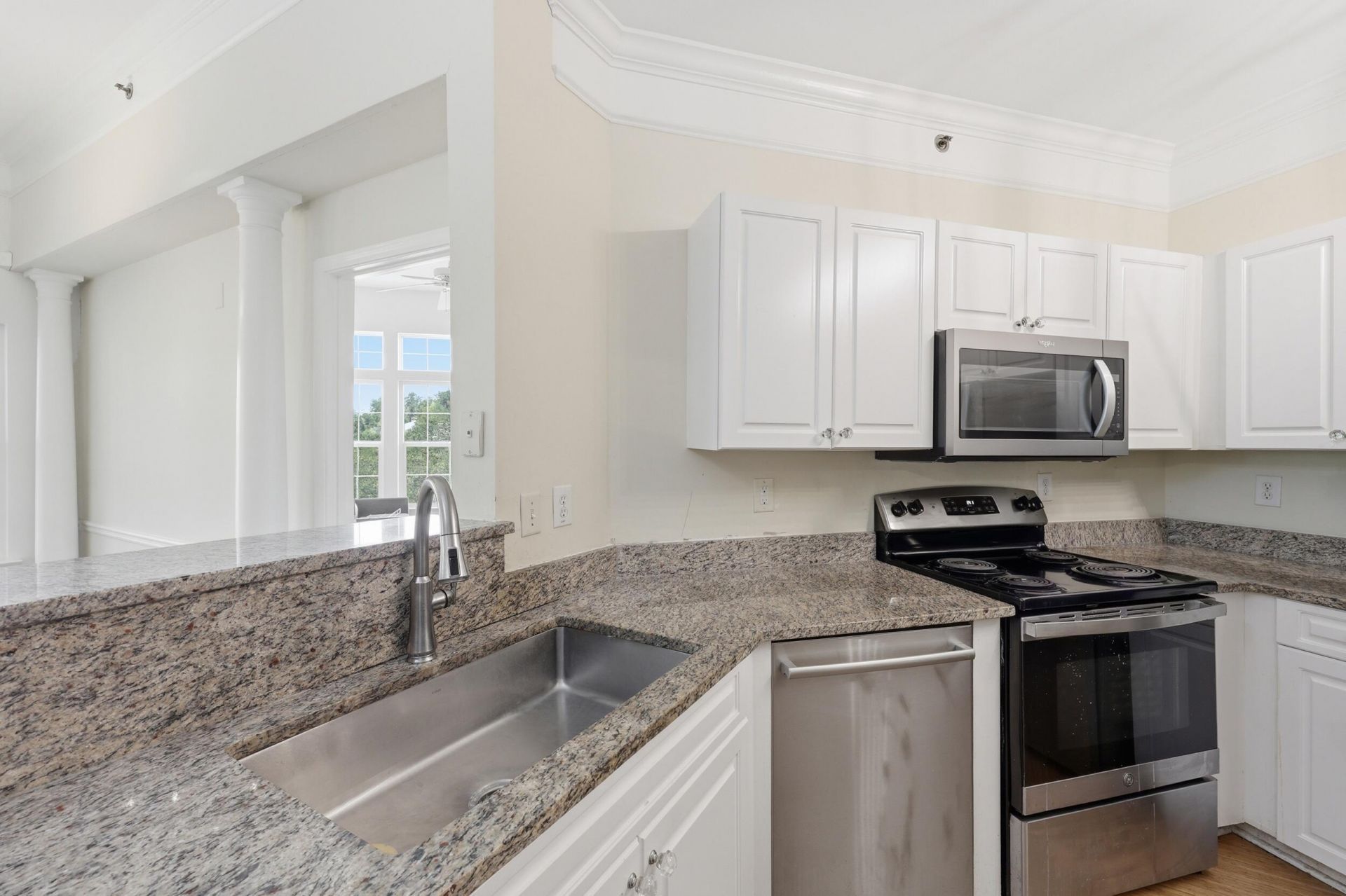 1934 Telfair Way Photo 5