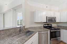 1934 Telfair Way photo 4
