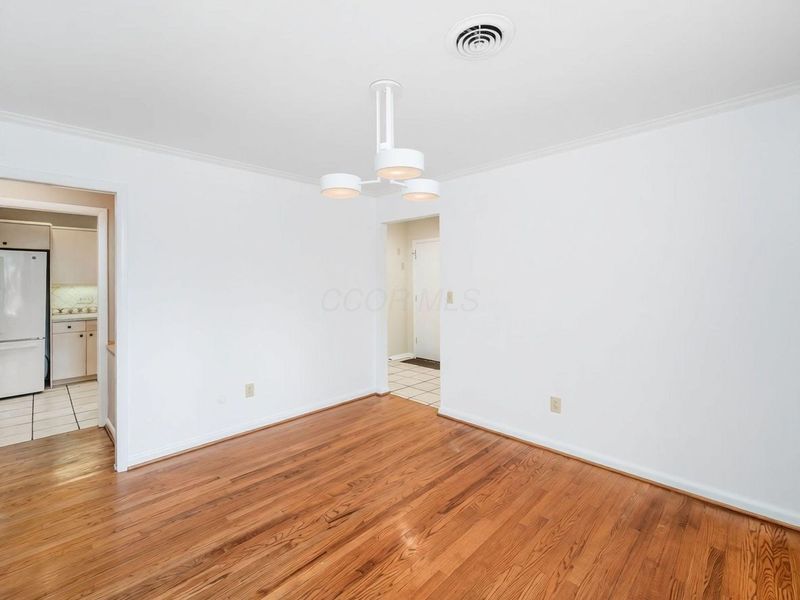 4393 Donington Road, Columbus, OH 43220 Photo 12