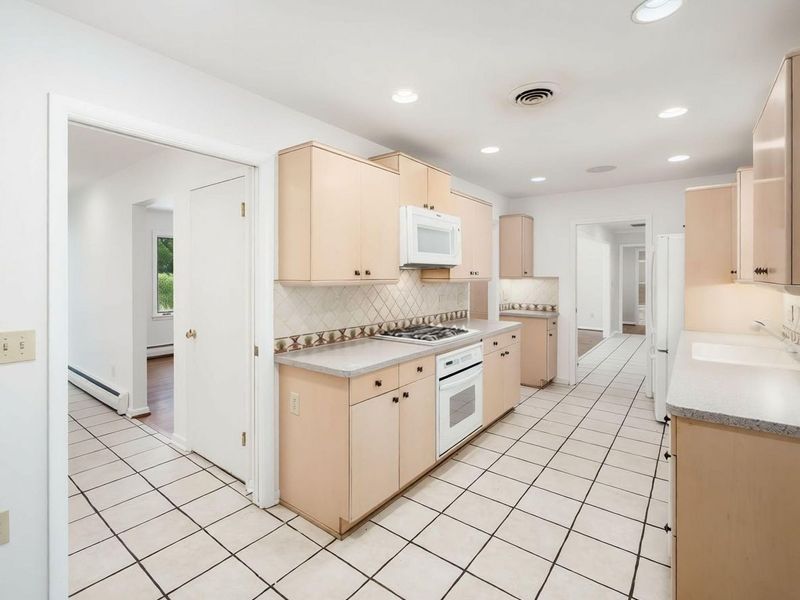 4393 Donington Road, Columbus, OH 43220 Photo 18