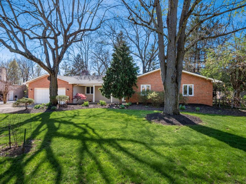 4393 Donington Road, Columbus, OH 43220 Photo 2