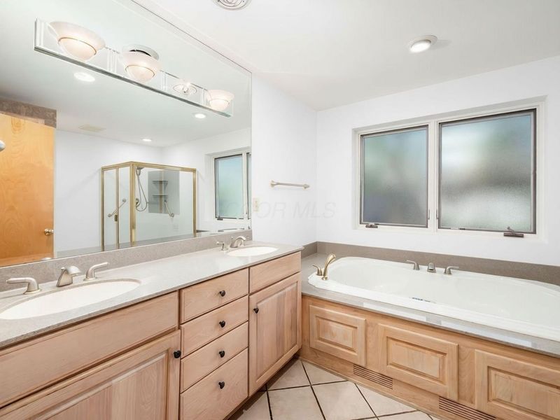 4393 Donington Road, Columbus, OH 43220 Photo 32