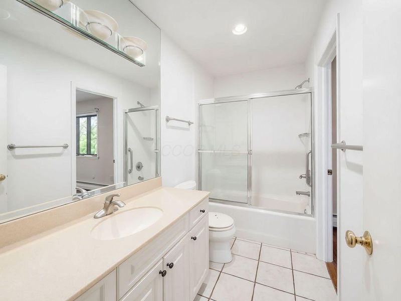 4393 Donington Road, Columbus, OH 43220 Photo 37