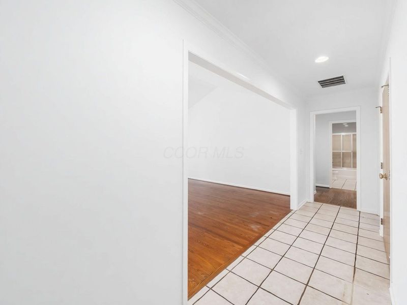 4393 Donington Road, Columbus, OH 43220 Photo 4