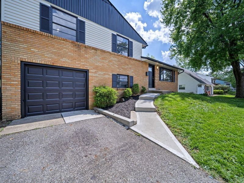 1422 Benson Drive , Columbus, OH 43227 Photo 2