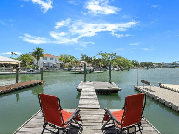 107 Dolphin Dr, St Augustine, FL 32080