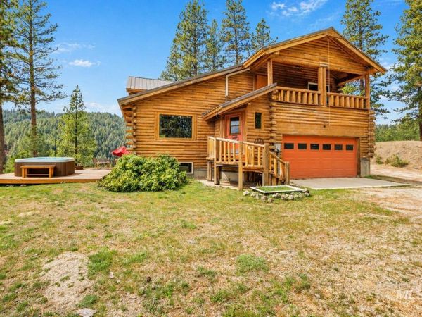 9 Conifer Circle, Boise, ID 83716